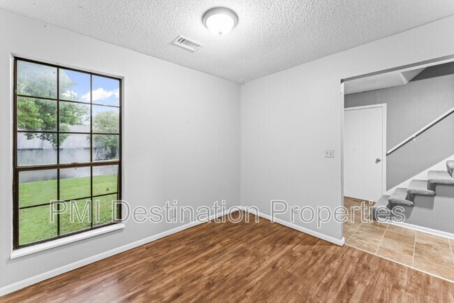 Building Photo - 16107 W 141st Terrace
