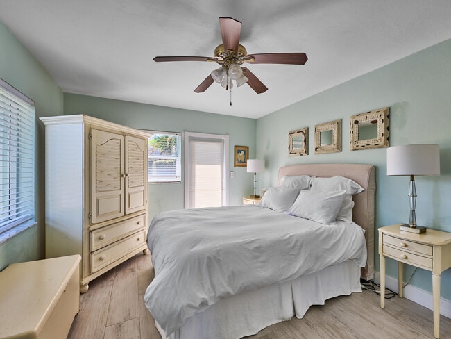 Building Photo - 301 NW 3rd Ct