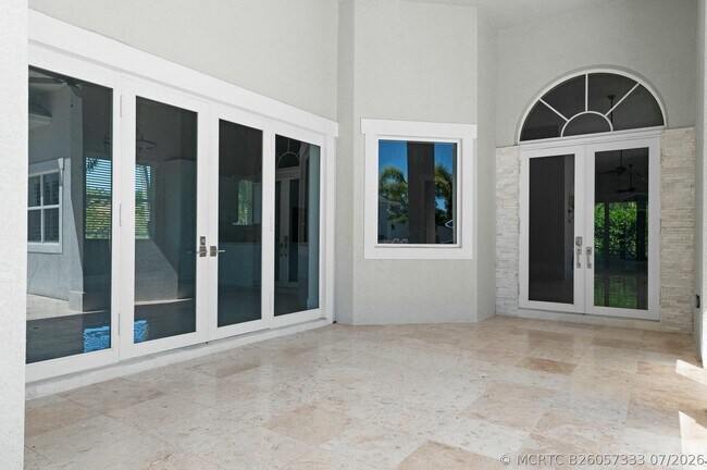 Building Photo - 15503 Temple Blvd