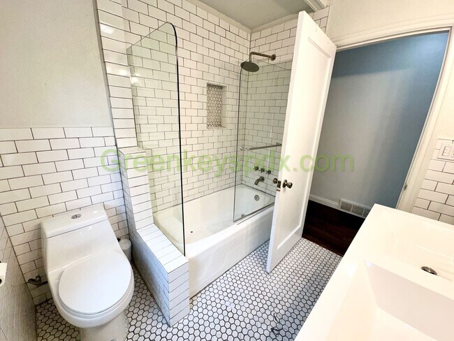 Building Photo - 4-Bedroom 2-Bathroom Mid-Century Ranch wit...