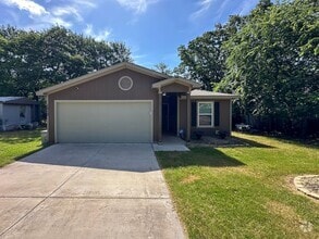 Building Photo - Azle, TX 3 Bedroom / 2 Bath / 2 Car Garage