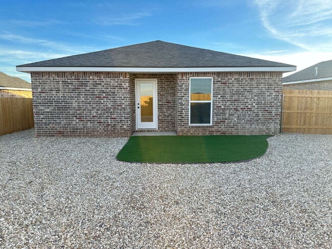 Building Photo - Peaceful, Low-Maintenance Living in Frenship ISD