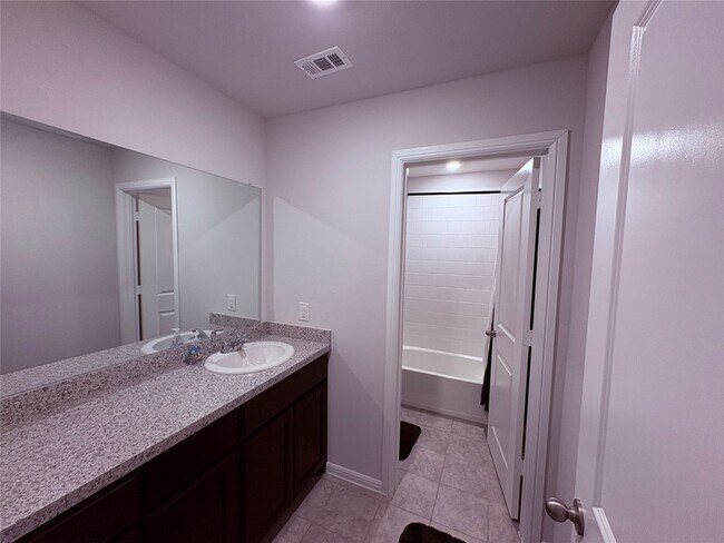 Building Photo - 16721 Porterfield Ln