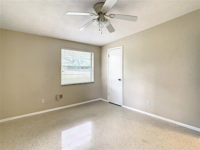 Building Photo - 9999 Lake Georgia Dr