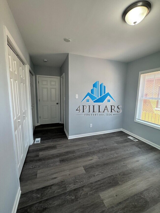 Building Photo - "Beautiful 3-Bedroom Retreat with 2 Baths ...