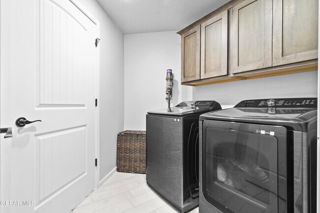 Building Photo - 932 Texas Madrone Dr