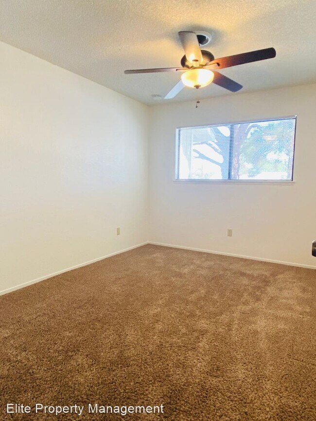 Building Photo - 3 br, 2.5 bath House - 247 E Upjohn Ave