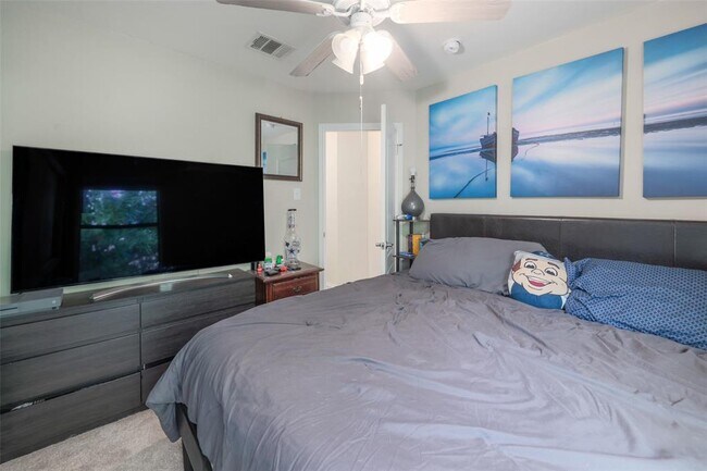 Building Photo - 5307 Viewpoint Dr