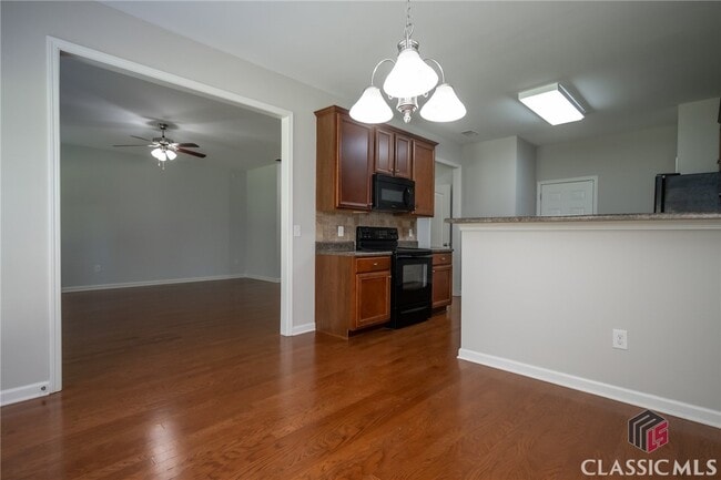 Building Photo - 168 Putters Dr