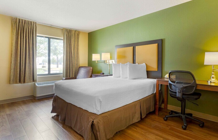 Building Photo - Furnished Studio-Houston - NASA - Johnson Space Center