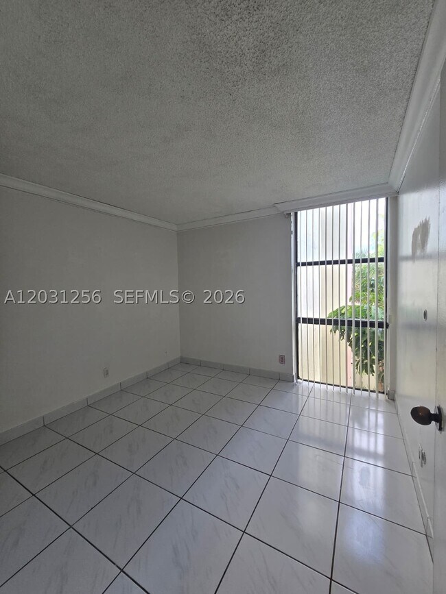 Building Photo - 16909 N Bay Rd