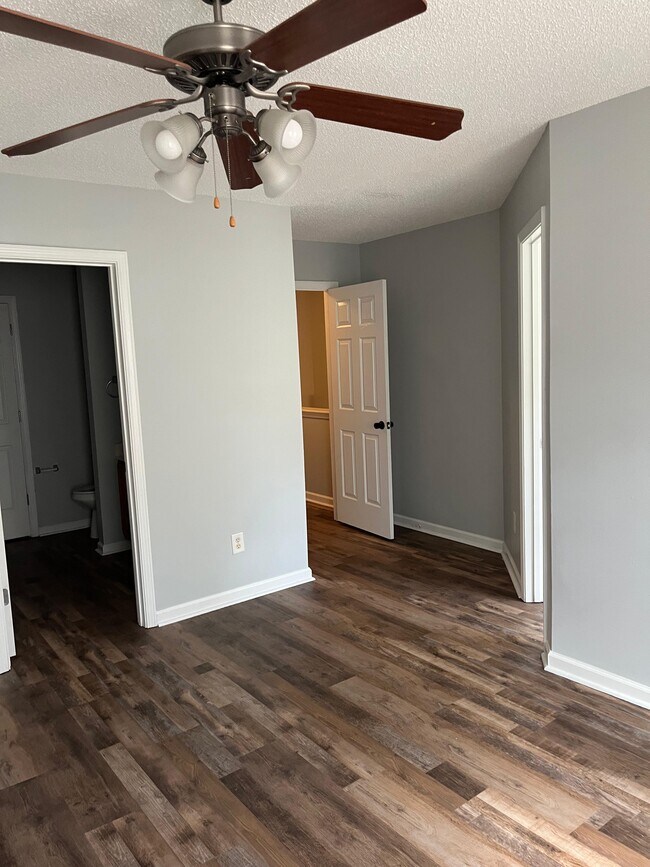 Building Photo - 2731 Halligan Point