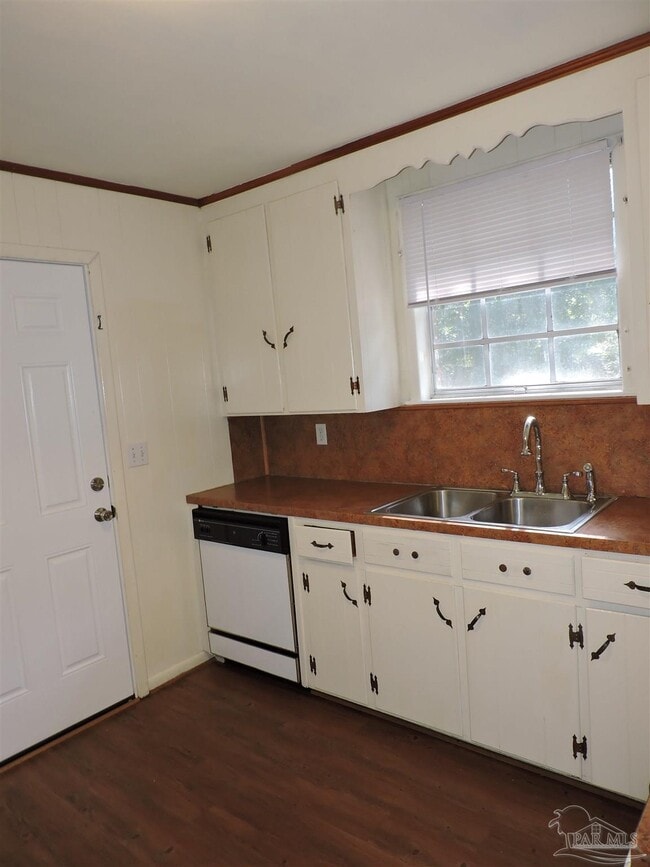 Building Photo - 8220 Excelsior Dr