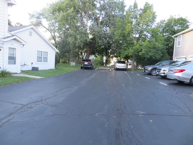 Building Photo - 457 N Cambridge Dr