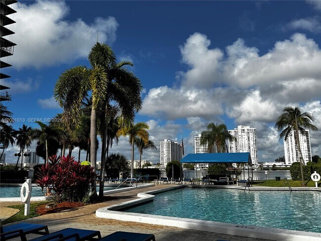 Building Photo - 18151 NE 31st Ct