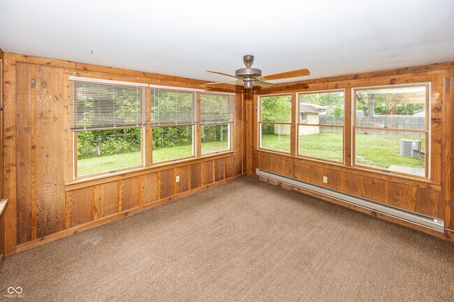 Building Photo - 628 Ash Dr