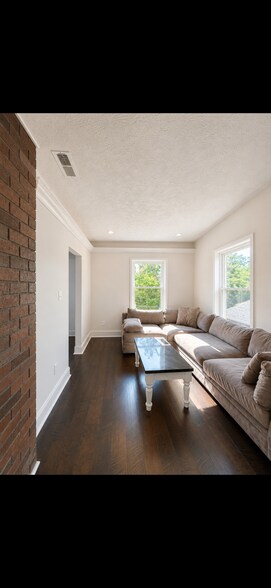 Building Photo - 2029 Dowd Ave