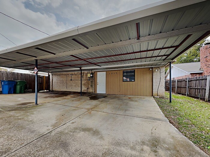 Building Photo - 1517 Camelia Dr