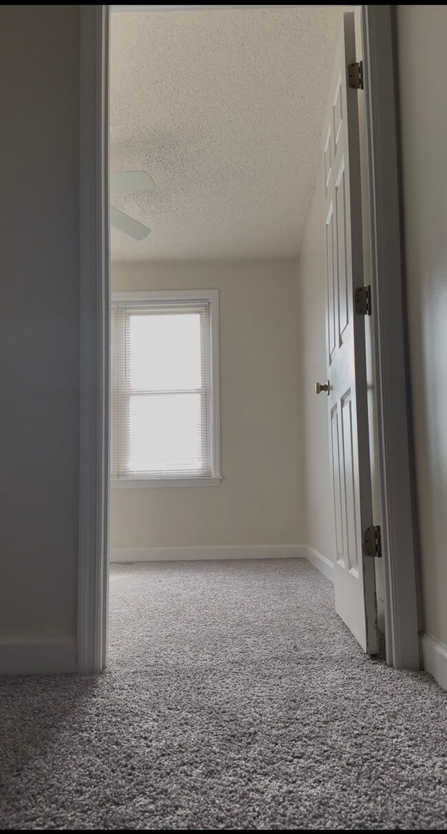 Building Photo - 1302 Farrington Way