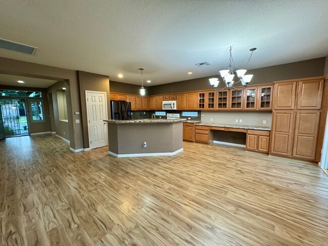 Building Photo - 9577 Fetlock Way