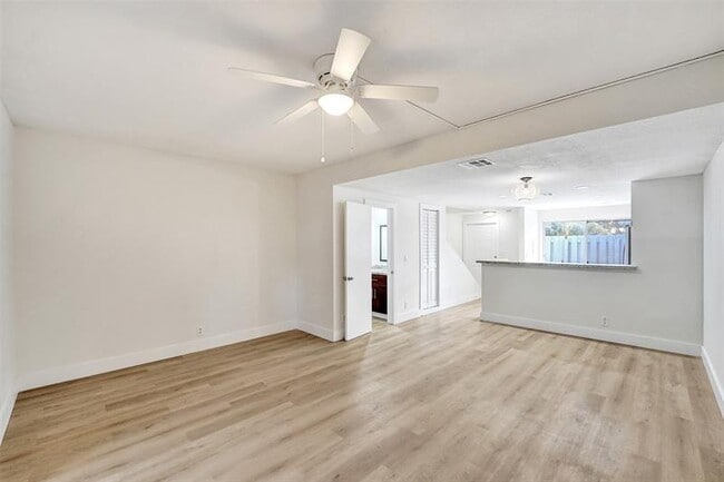 Building Photo - 35 SW 3rd St