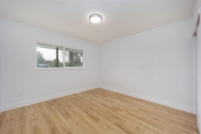 Building Photo - 1535 Hobson Ave