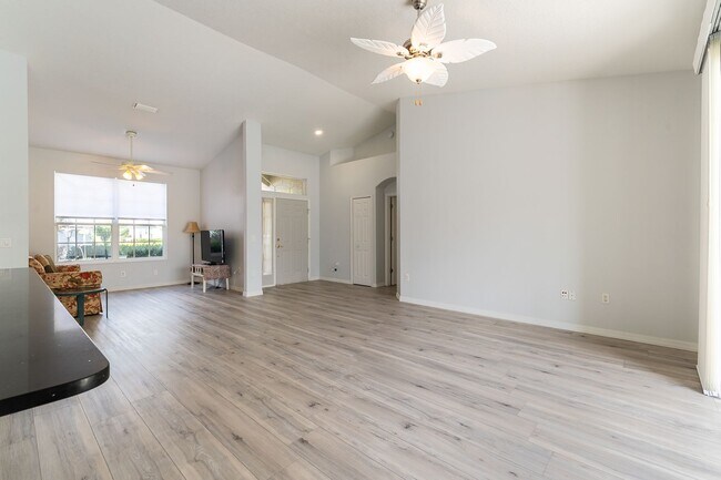 Building Photo - 3-Bed 2-Bath Unfurnished Pool Home - Greenfield Plantation