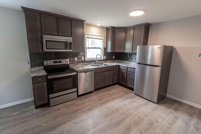 Building Photo - 1219 Player Pl