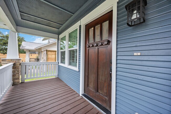 Building Photo - 1104 Walton St