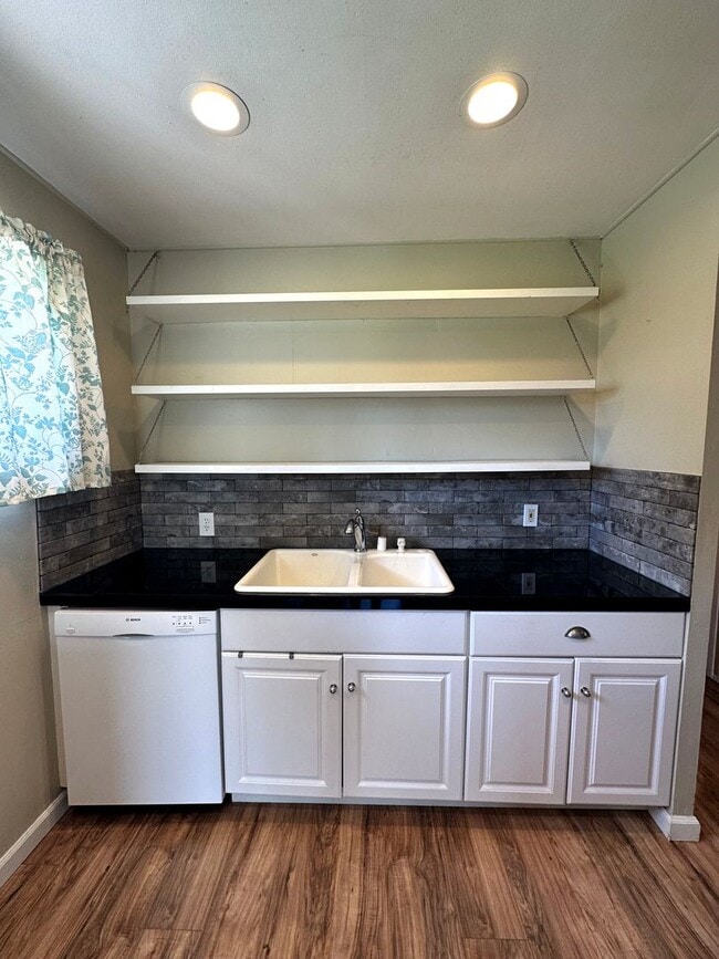 Building Photo - Cutest 3-Bedroom House with Covered Back Patio + Bonus Storage/Office!