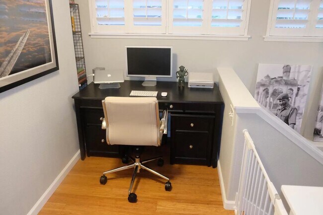 Building Photo - Spacious, Stylish, and Perfect for Enterta...
