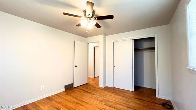 Building Photo - 6036 Tam O Shanter Dr