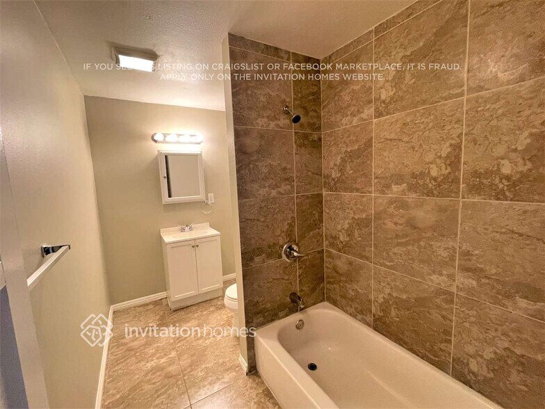 Building Photo - 9233 Kewen Ave