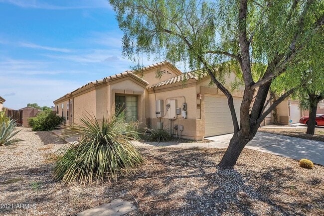 Building Photo - 23471 N Desert Dr
