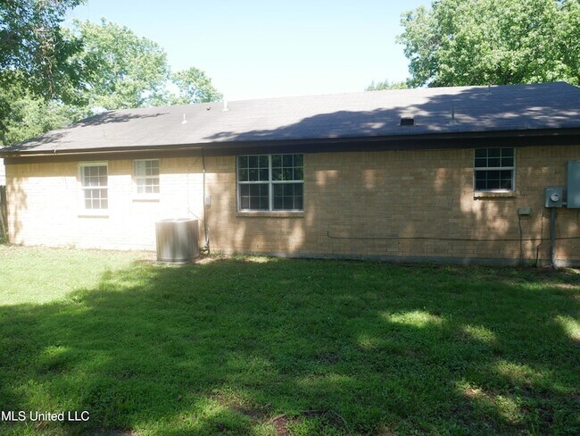 Building Photo - 2765 Normandy Cove