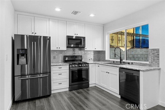 Building Photo - 915 Cornell Dr