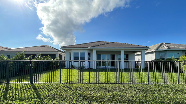 Building Photo - 15995 Whippoorwill Cir