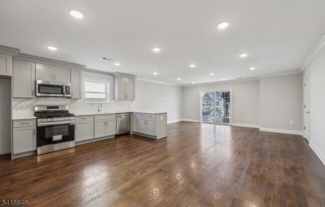 Building Photo - 139 N 15th St