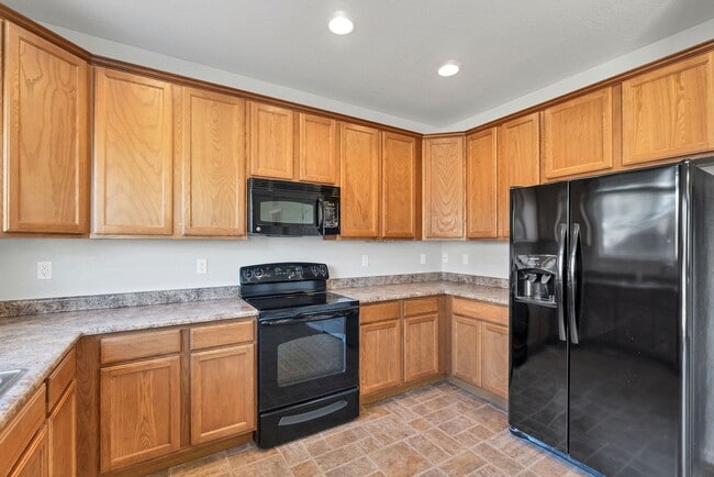 Building Photo - Beautiful 2 Story Home!