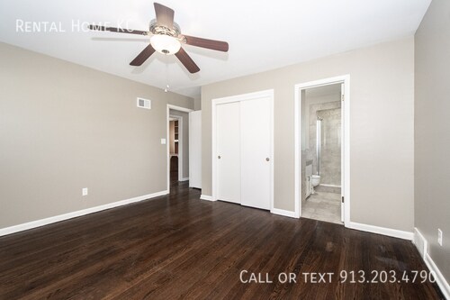 Building Photo - 5521 W 98th Pl