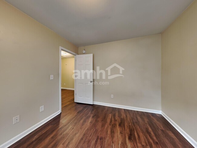 Building Photo - 832 Brookhannah Ct