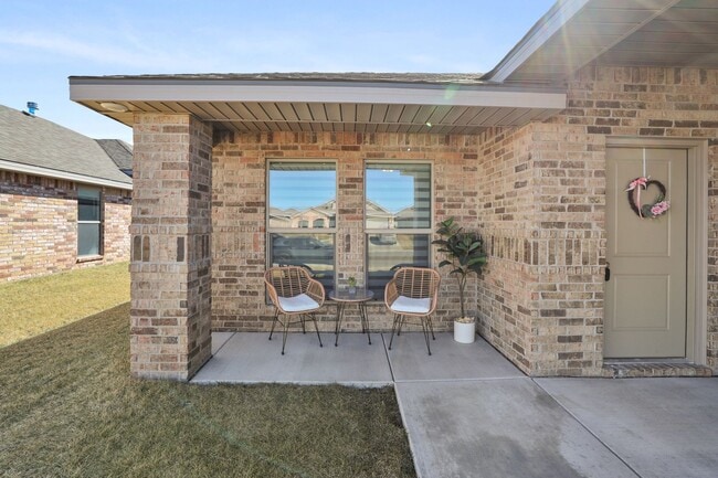 Building Photo - 3/2/2 Rental in the Meadows ~ 1743 Wesleyan!