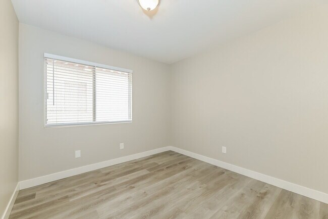 Building Photo - 1732 Blanchard Dr