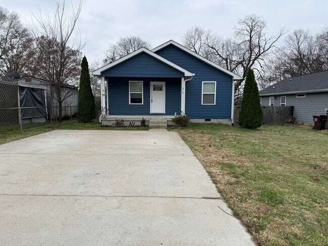 Building Photo - Lovely 3 Bed 2 Bath House in Old Hickory - Fenced in Yard
