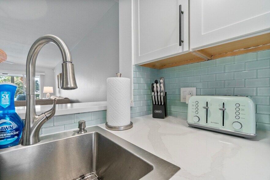 Building Photo - 433 Cerromar Ln