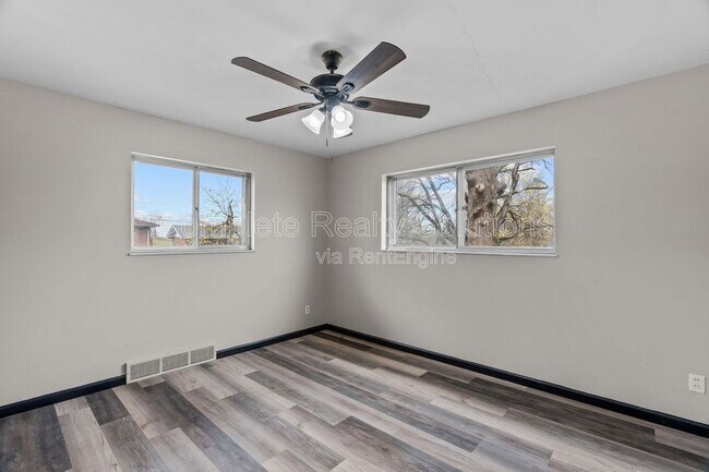 Building Photo - 5150 Wallingford Dr