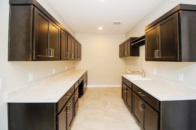 Building Photo - **COMING SOON** AVAILABLE 12/20/25 - Beaut...