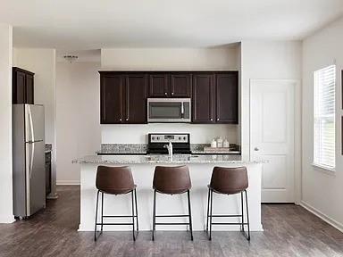 Building Photo - 166 Verona Dr NW