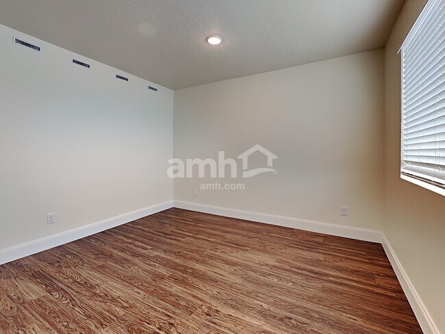 Building Photo - 3331 S 2580 W