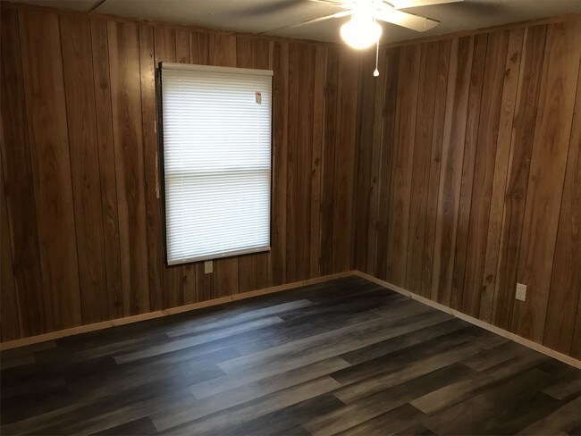 Building Photo - 5 Grassy Park Dr